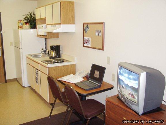 Woodspring Suites Champaign Near University Rom bilde